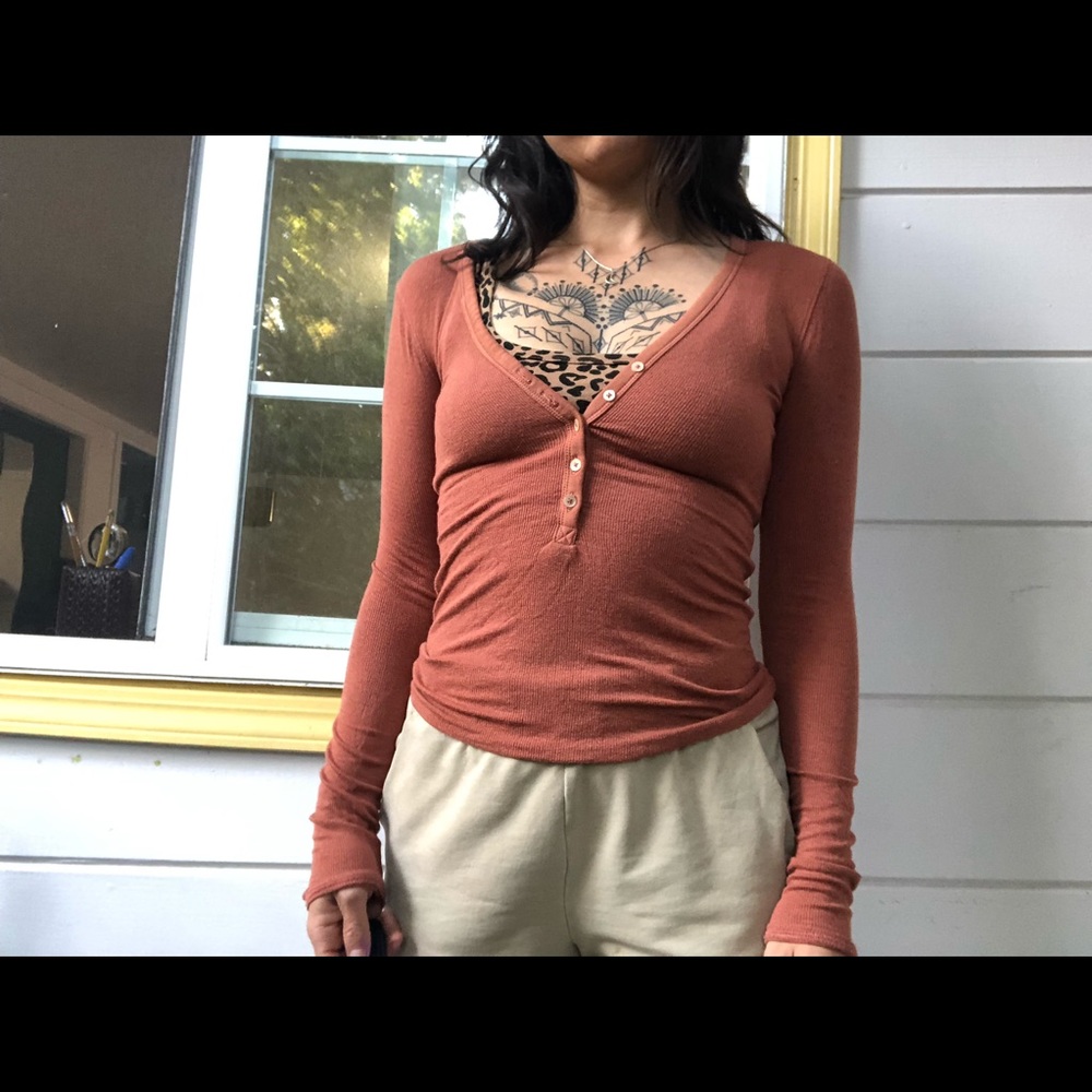 Wilfred rust long sleeve Henley